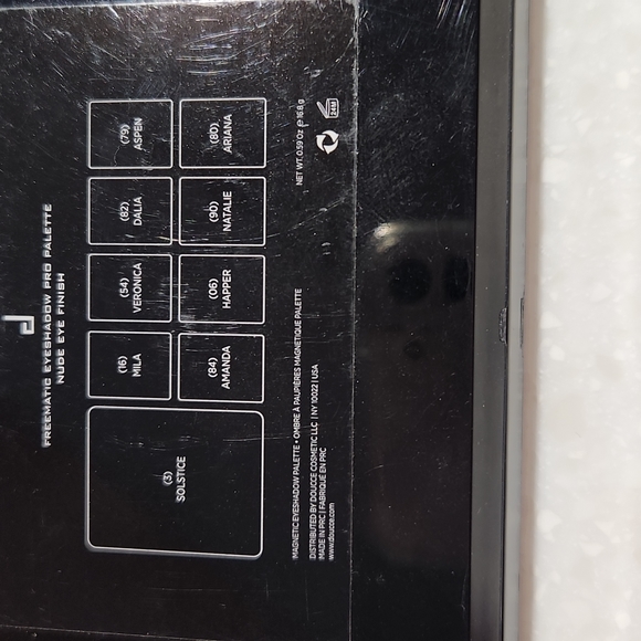 Eyeshadow/highlighter palette - Picture 2 of 3